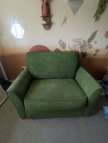 Green chair single - chair/, bed